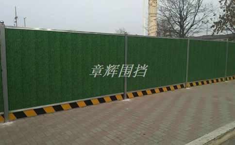 市政圍擋的設(shè)計(jì)和施工需要遵循怎樣的規(guī)范標(biāo)準(zhǔn)？(解析市政圍擋的規(guī)范要求)