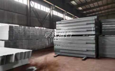 市政圍擋的設(shè)計(jì)應(yīng)該考慮哪些因素？(探究市政圍擋設(shè)計(jì)的要素)