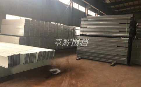 如何正確選擇pvc圍擋的配套設(shè)施，如照明、監(jiān)控等？